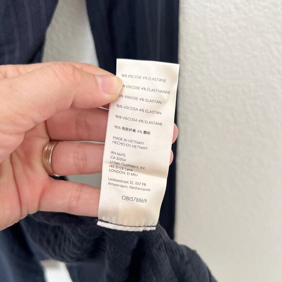 [Free People] Navy Blue Twisted Bust Open Front Slit Long Sleeve Top Sz Medium M - Picture 11 of 11